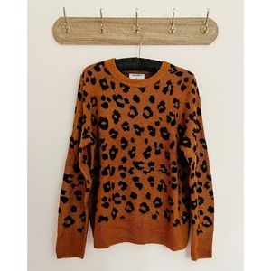 EUC Old Navy leopard print crew neck sweater size L